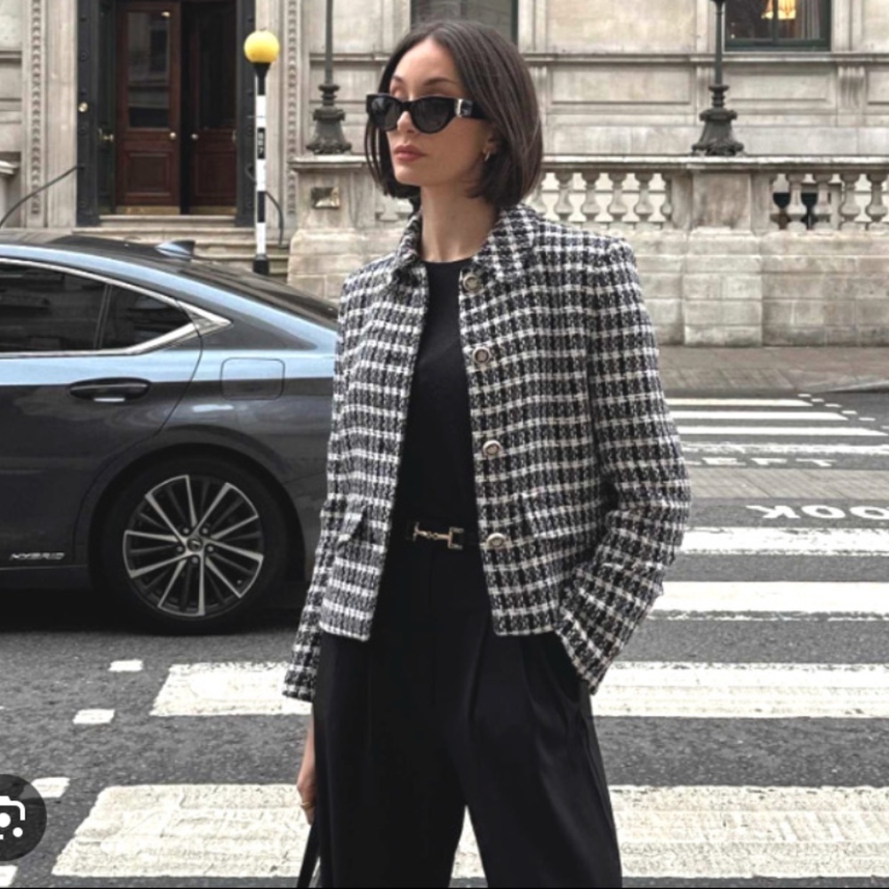🖤 TEXTURED SHORT BLAZER - Picture 3 of 9
